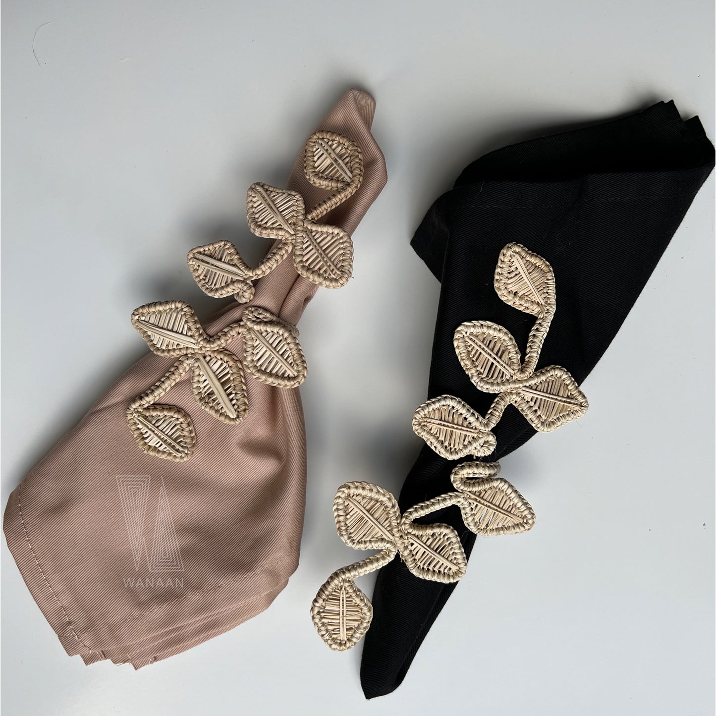 Leaf Napkin Ring Style, Iraca Straw Napkin Ring, Handmade Napkin Ring from Colombia - Set of 4 OR 6 Napkin Rings