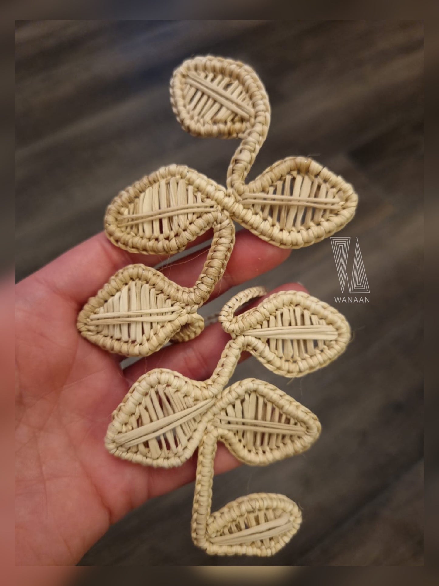 Leaf Napkin Ring Style, Iraca Straw Napkin Ring, Handmade Napkin Ring from Colombia - Set of 4 OR 6 Napkin Rings