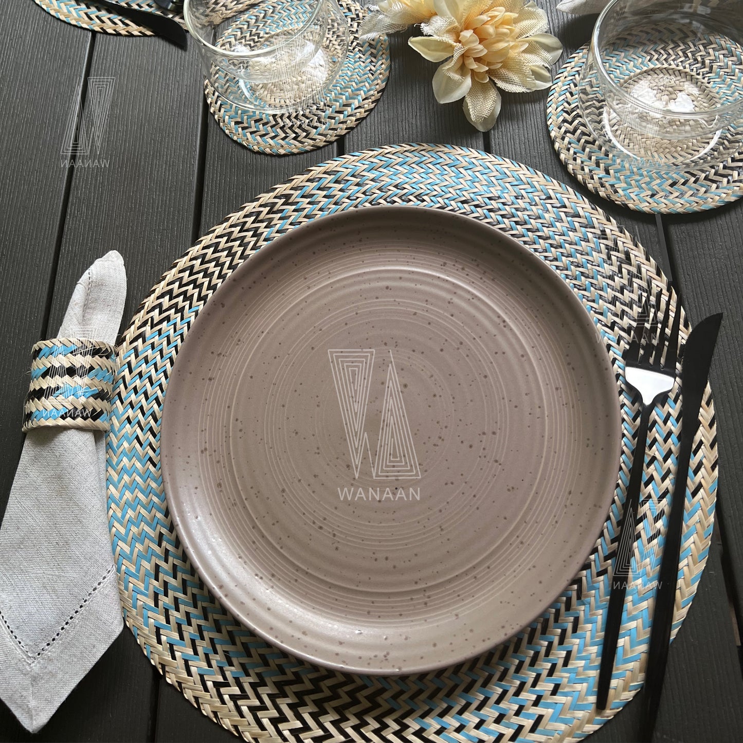 Calm Placemat Style, Handmade Mawisa Palm Placemat, Table Decoration, Boho Table Setting from Colombia - Set of 4 or 6