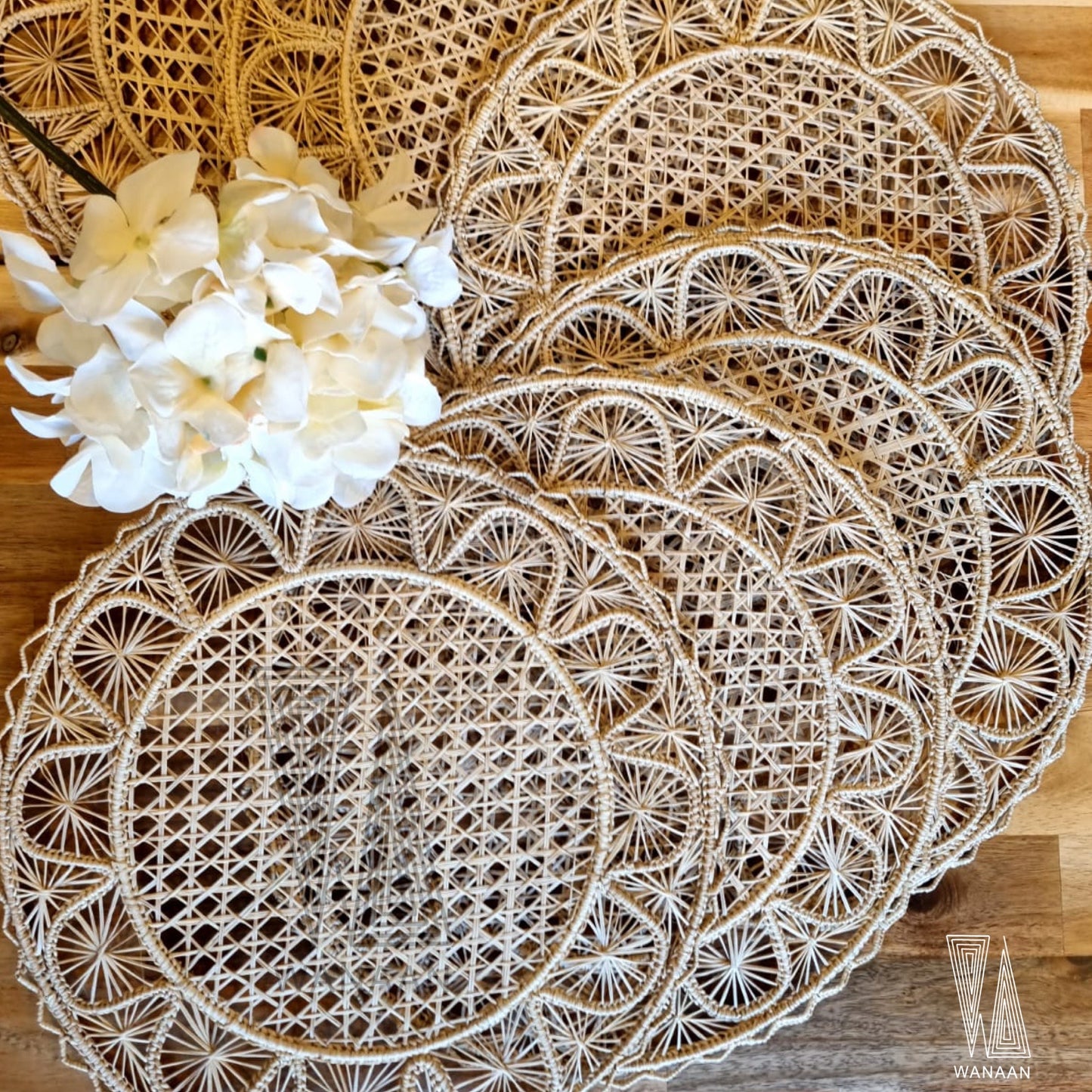 Cloudy Placemat Style, Handmade Iraca Palm Placemat, Table Decoration, Boho Table Setting from Colombia - Set of 4 or 6 Placemats