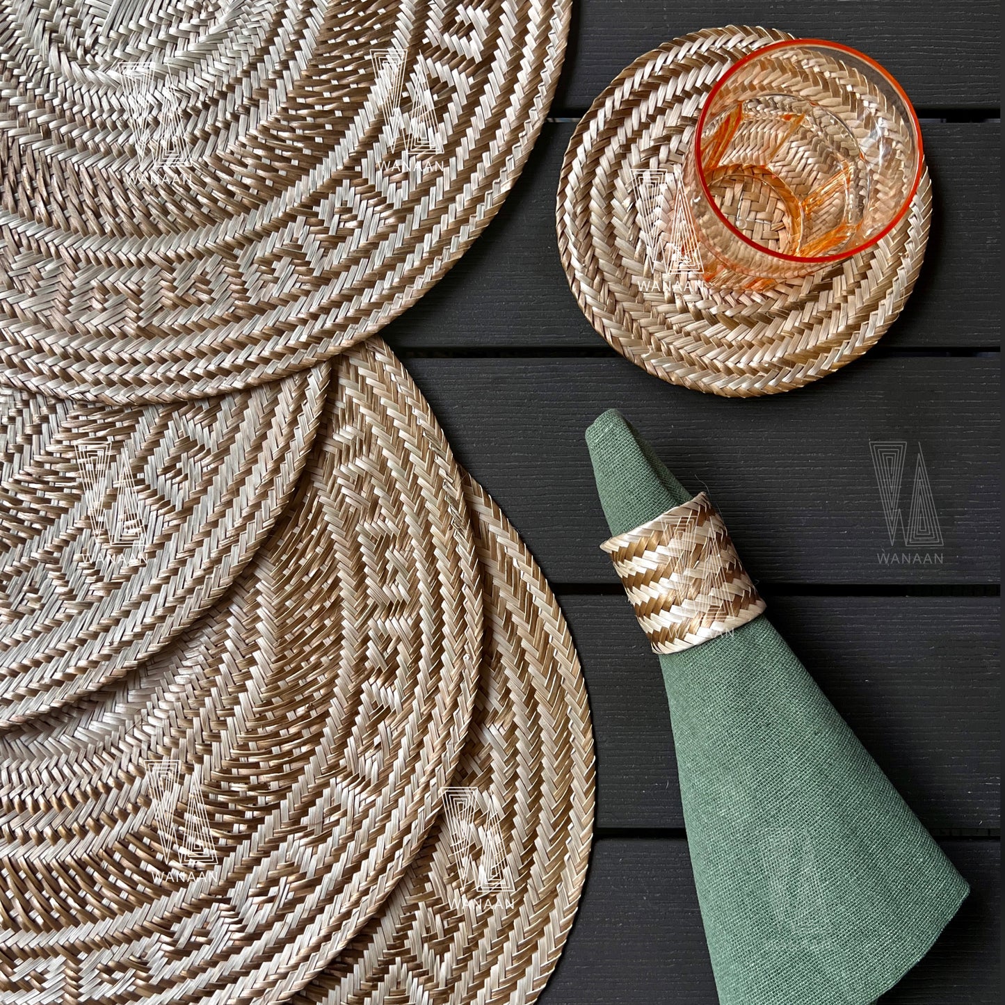 Yang Placemat Style, Handmade Mawisa Palm Placemat, Table Decoration, Boho Table Setting from Colombia - Set of 4 or 6