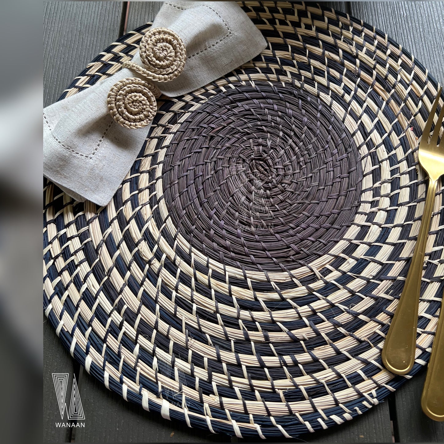 Deep Placemat Style, Handmade Iraca Palm Placemat, Table Decoration, Boho Table Setting from Colombia - Set of 4 or 6 Placemats